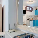 Nicolas House 3 *