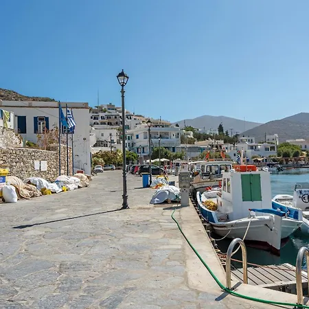 Nicolas House 3 アパート