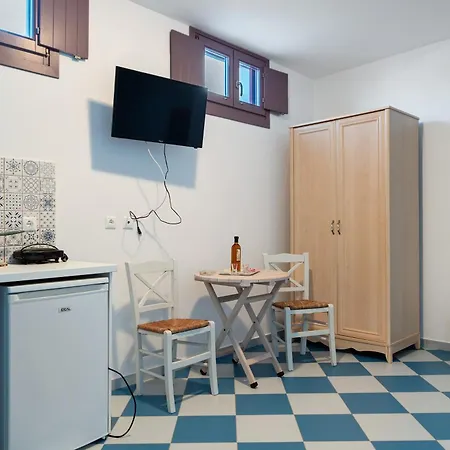 Nicolas House 3 *
